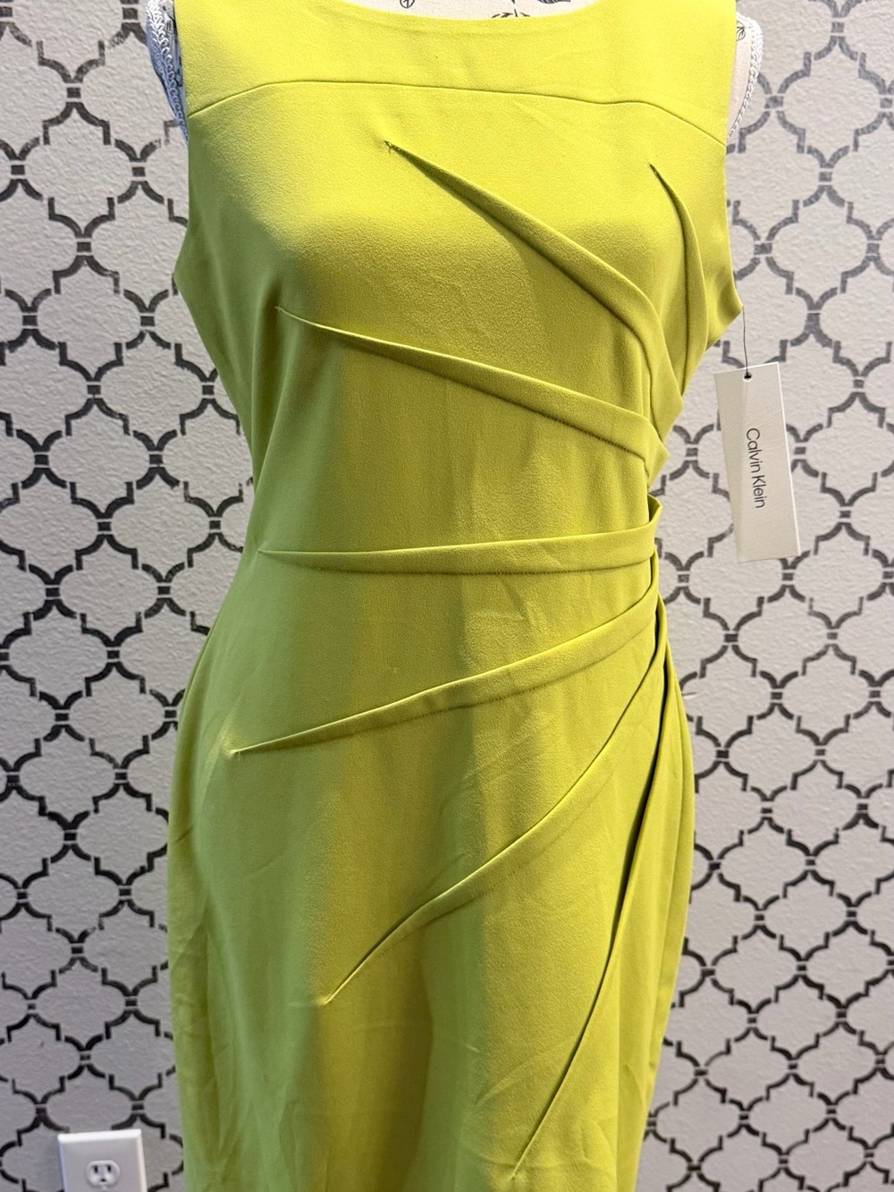 NWT Calvin Klein Starburst Ruched Sheath Dress Lime Green Size 8